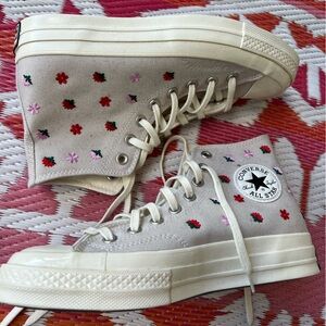 Embroidered Festival Converse, Platform High Top, Women’s size 9.